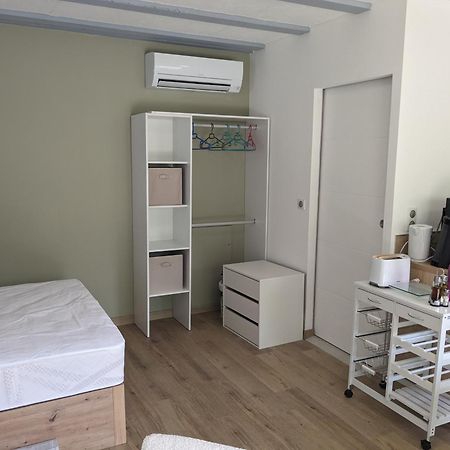 Studio Ceret Bagian luar foto